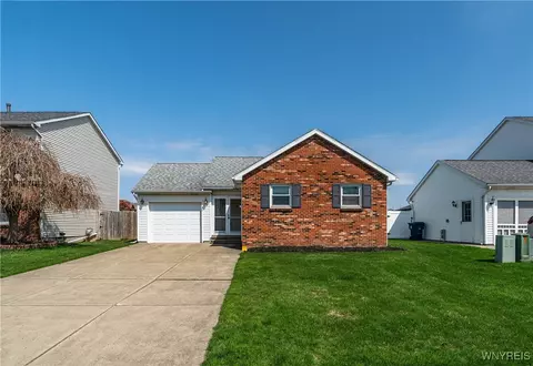 36 Michelle Dr, Lackawanna, NY 14218