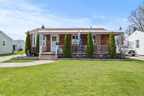 88 Crescent Ct, Cheektowaga, NY 14225