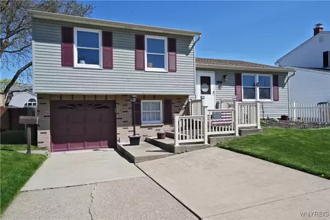 92 W Rouen Dr, Cheektowaga, NY 14227