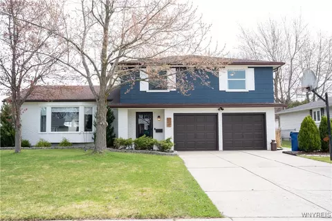 125 Foxpoint St W, Amherst, NY 14221