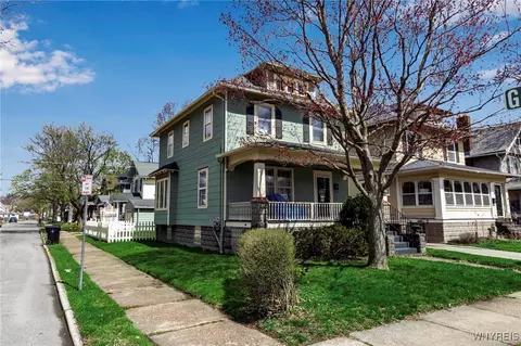 28 Elmwood Park N, Tonawanda, NY 14150