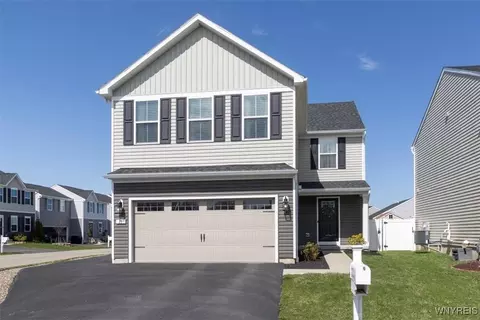 35 Jordy Ct, Hamburg, NY 14075