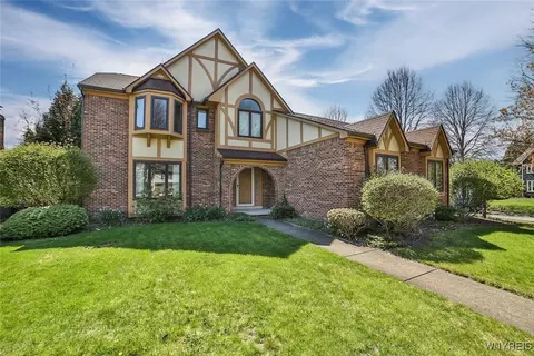 48 Bywater Dr, Buffalo, NY 14221