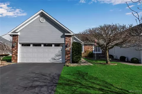 47 Niagara Shore Dr, Tonawanda, NY 14150