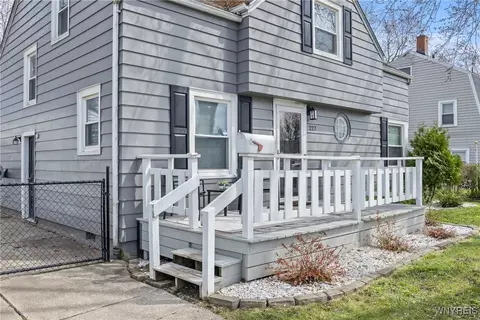 Exterior - 227 Kettering Dr, Buffalo, NY 14223 photo 2 of 6