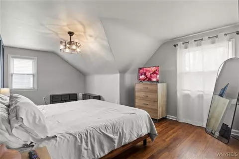 Bedroom - 227 Kettering Dr, Buffalo, NY 14223 photo 2 of 5