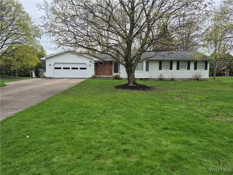 9 Miller Dr, Yates, NY 14098