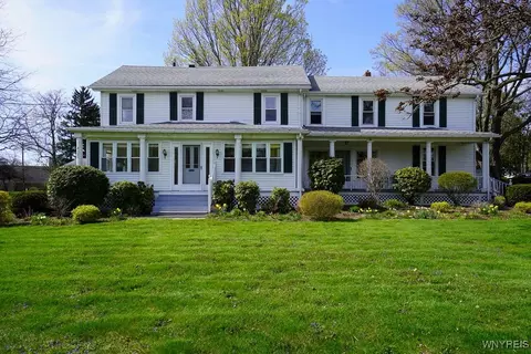4306 Clark St, Hamburg, NY 14075