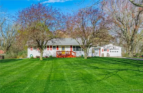 1216 Quaker Rd, Somerset, NY 14012