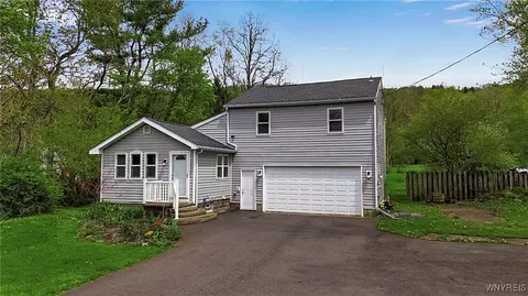 1816 Olean Rd, Aurora, NY 14139