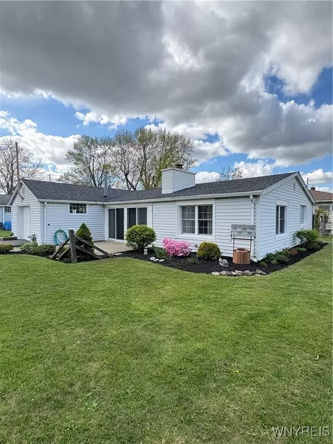 112 Richmond Ave, Lancaster, NY 14086