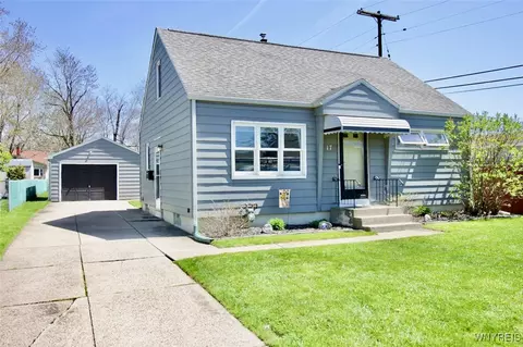 17 Ontario Dr, Cheektowaga, NY 14225