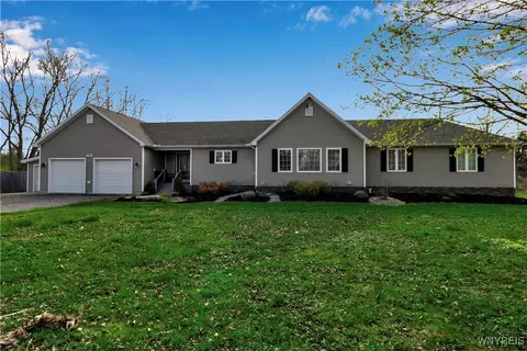 1351 Girdle Rd, Elma, NY 14059