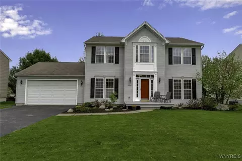2233 Fox Chase Rd, Lake View, NY 14085