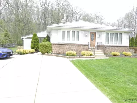 4028 Park Ave, Hamburg, NY 14075