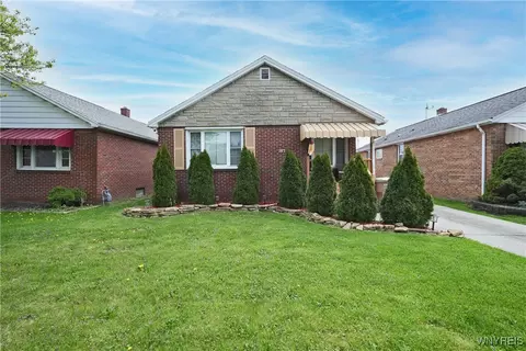 187 Eastland Pkwy, Cheektowaga, NY 14225