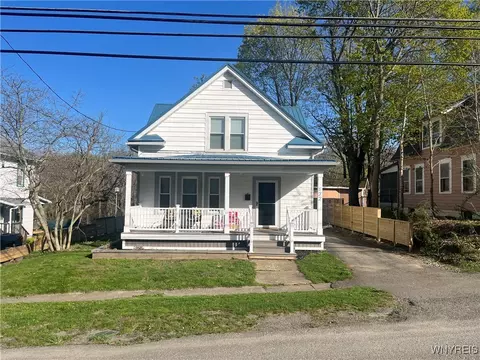 122 Main St, Hanover, NY 14136