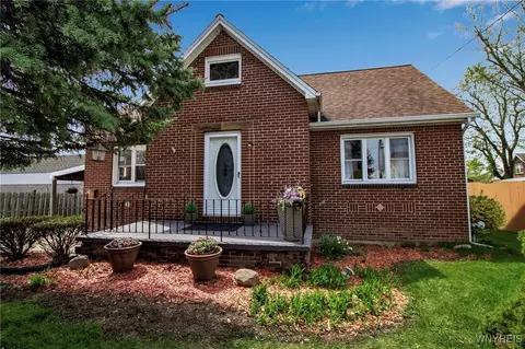 24 Meridian St, Depew, NY 14043