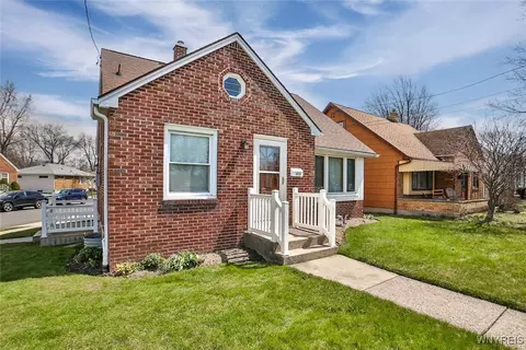 1709 Eggert Rd, Amherst, NY 14226