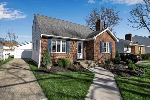 25 Pinewoods Ave, Tonawanda, NY 14150