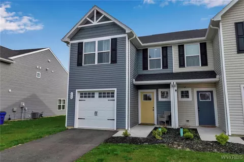 156 South Dr, West Seneca, NY 14218