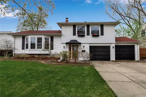 1350 Abington Pl, North Tonawanda, NY 14120