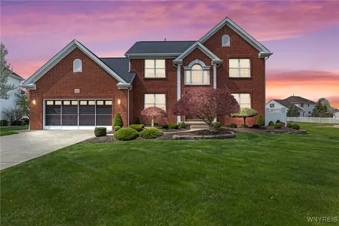 11 Apple Blossom Blvd, Lancaster, NY 14086