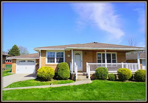 75 Gregory Dr, West Seneca, NY 14224