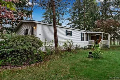 5151 Webster Rd, Pomfret, NY 14063