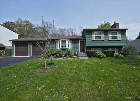 6965 Brandywine Dr, Evans, NY 14047