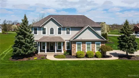 3875 Wildwing Dr, Wheatfield, NY 14120