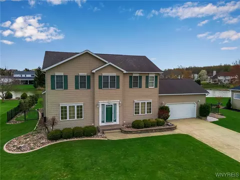 7275 Ridgeview Dr W, Pendleton, NY 14120