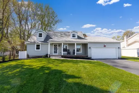 22 Brandywine Dr, Grand Island, NY 14072