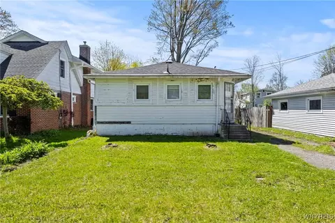 449 Madison Ave, Evans, NY 14006