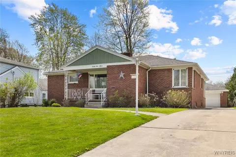 9115 Griffon Ave, Niagara Falls, NY 14304