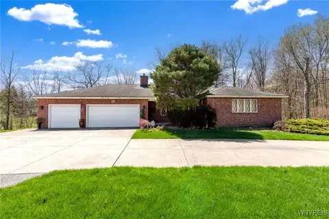 4049 E Robinson Rd, Amherst, NY 14228