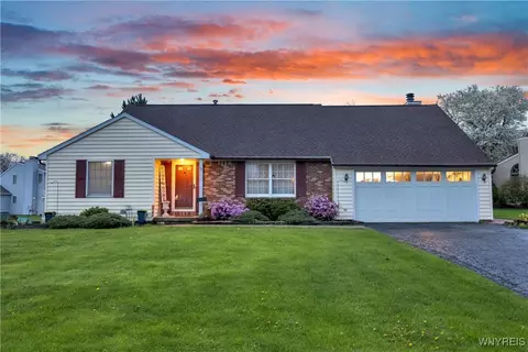 112 Old Orchard Ln, Orchard Park, NY 14127