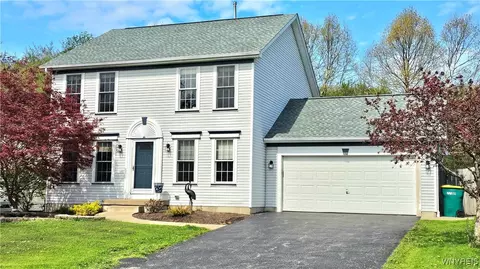 2357 Winterberry Dr, Lake View, NY 14085