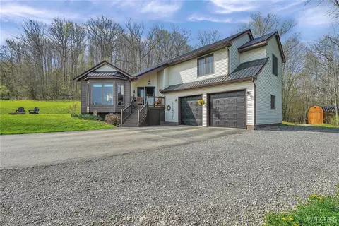 Exterior - 1414 Alpine Drive Aka 835r South Union St #R, Olean, NY 14760 photo 2 of 8