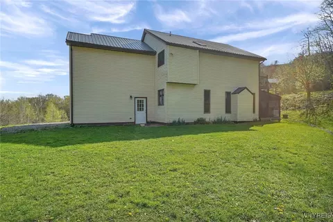 Exterior - 1414 Alpine Drive Aka 835r South Union St #R, Olean, NY 14760 photo 3 of 8