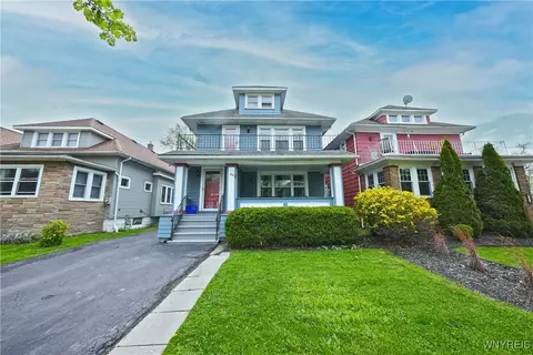 88 Mang Ave, Kenmore, NY 14217
