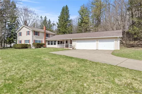 4365 Four Rod Rd, Wales, NY 14052