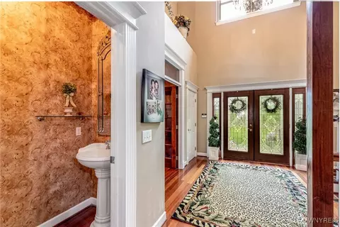 Entry Way - 976 River Rd, Porter, NY 14174 photo 3 of 7