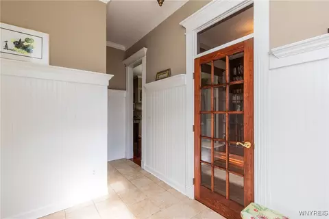 Entry Way - 976 River Rd, Porter, NY 14174 photo 6 of 7