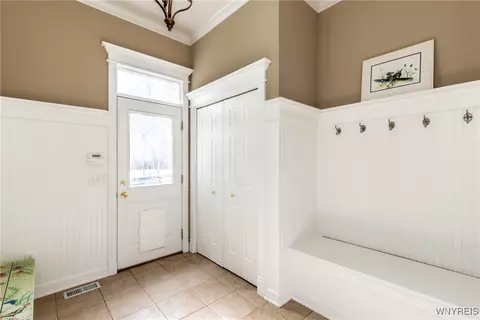 Entry Way - 976 River Rd, Porter, NY 14174 photo 5 of 7