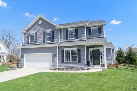 59 Briarwood Ln, Grand Island, NY 14072