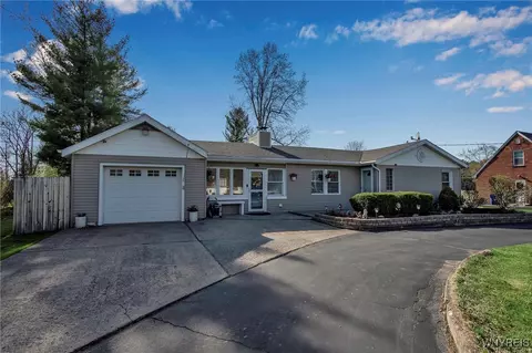284 Ayer Rd, Amherst, NY 14221