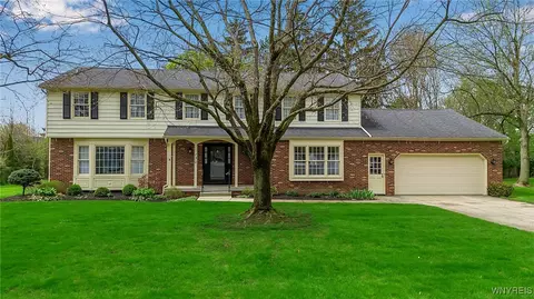 130 Chapel Woods St, Amherst, NY 14221