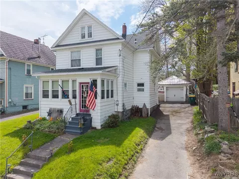 26 Bradford St, Perry, NY 14530