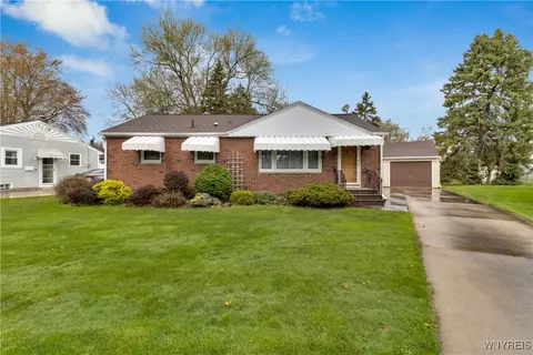 78 Donald Dr, North Tonawanda, NY 14120